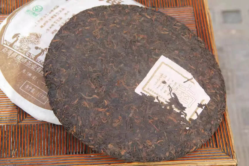 2007年 南峤勐海熟饼
十五年的封存陈化，明显的陈