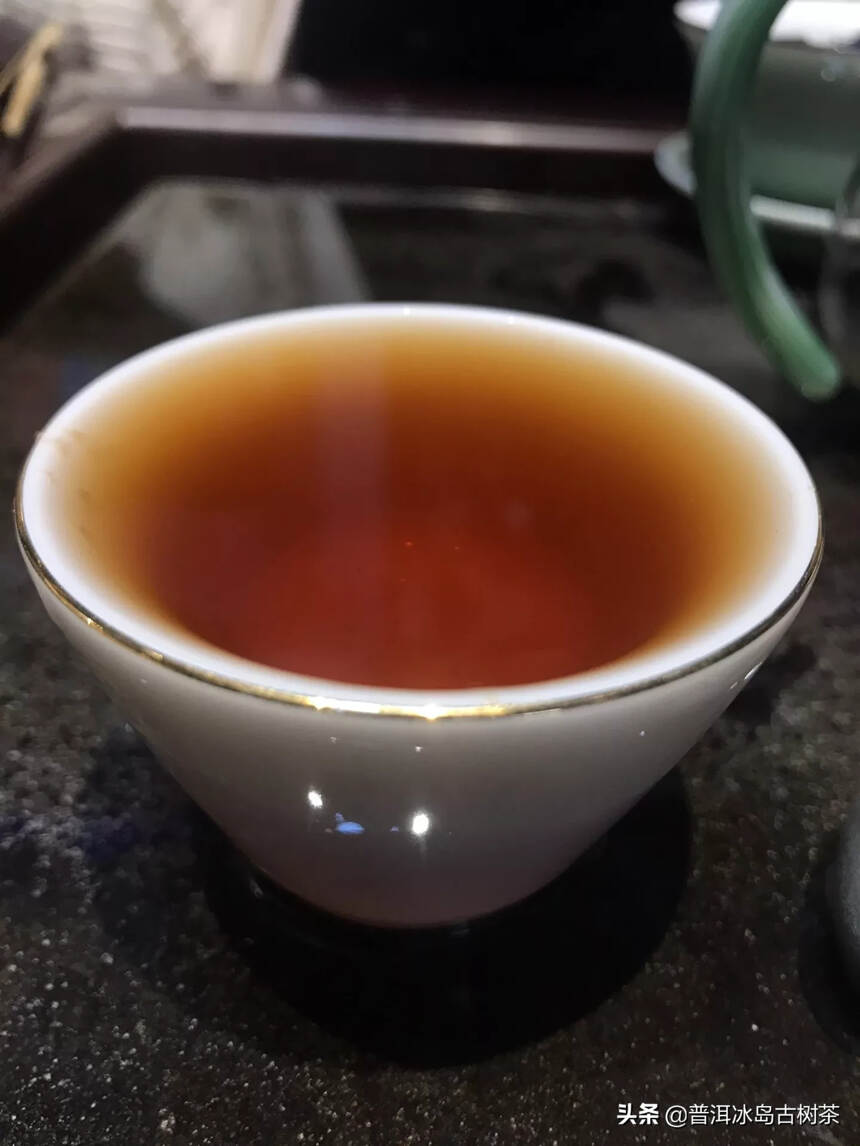 饮茶,就是品味一种文化,将尘世喧嚣冲泡成手中的一杯茶