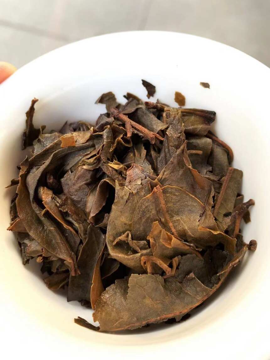 #普洱茶# 2003年郑四隆茶庄易武黄叶饼茶｜臻选易