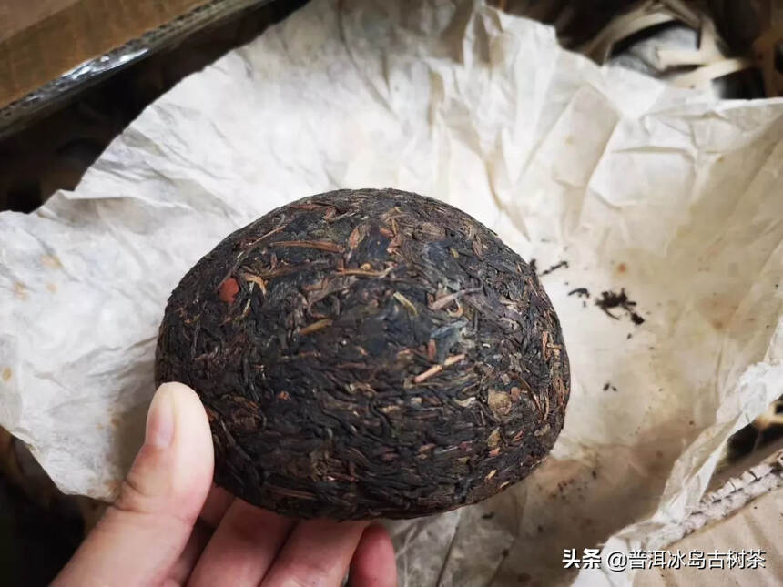 03年极具特色的布朗古树小沱茶，一条一斤半纯干仓 茶