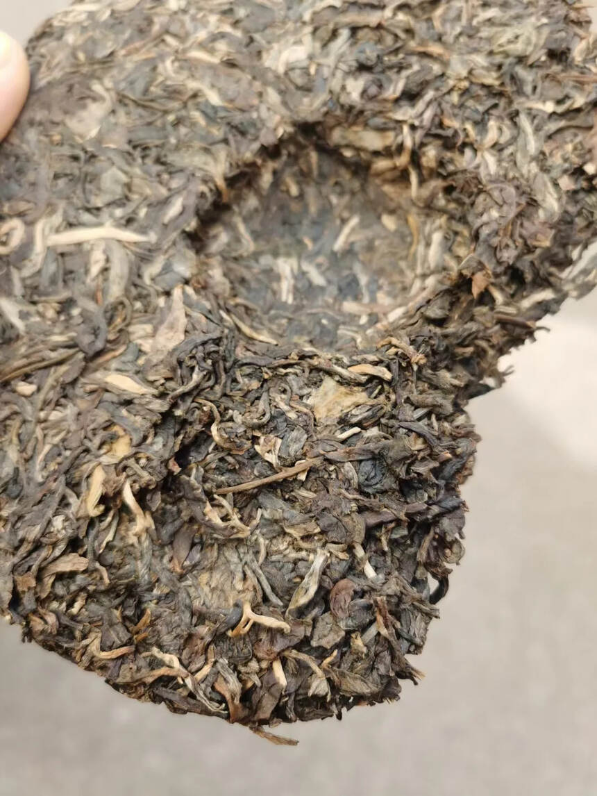 昆明纯干 少L
2007年忙波古树茶​
香气足，生津