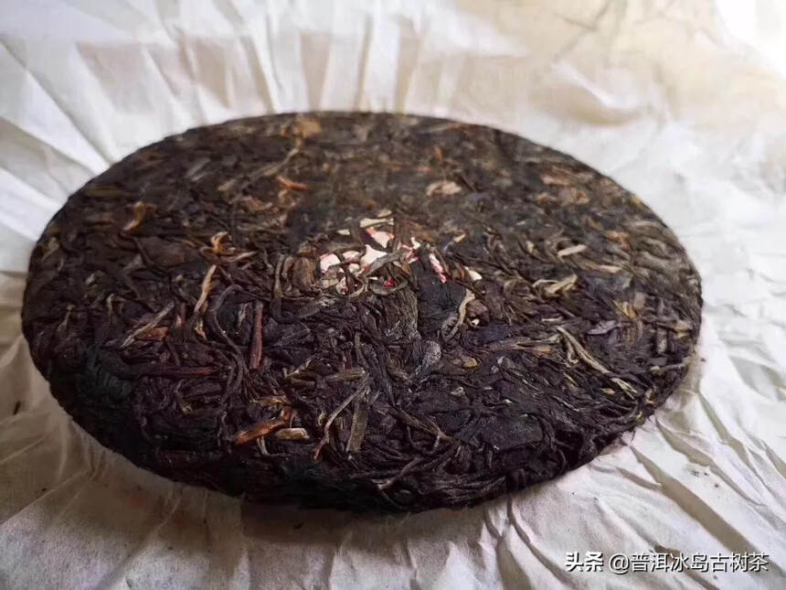 只好岩花苔石上，煮茶供给赵州禅。
#普洱茶# 90年