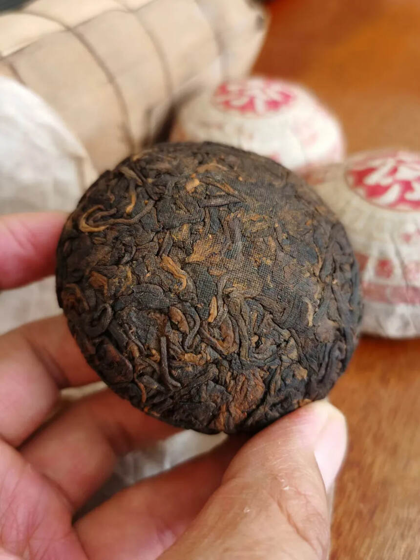 08年｜思源茶厂熟茶沱

汤色酒红透亮，醇香浓郁，略