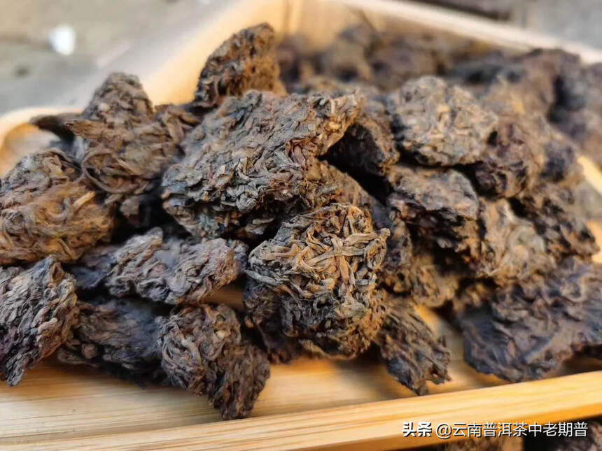 #什么是普洱茶的“老茶头”# 
普洱茶茶头属普洱茶熟