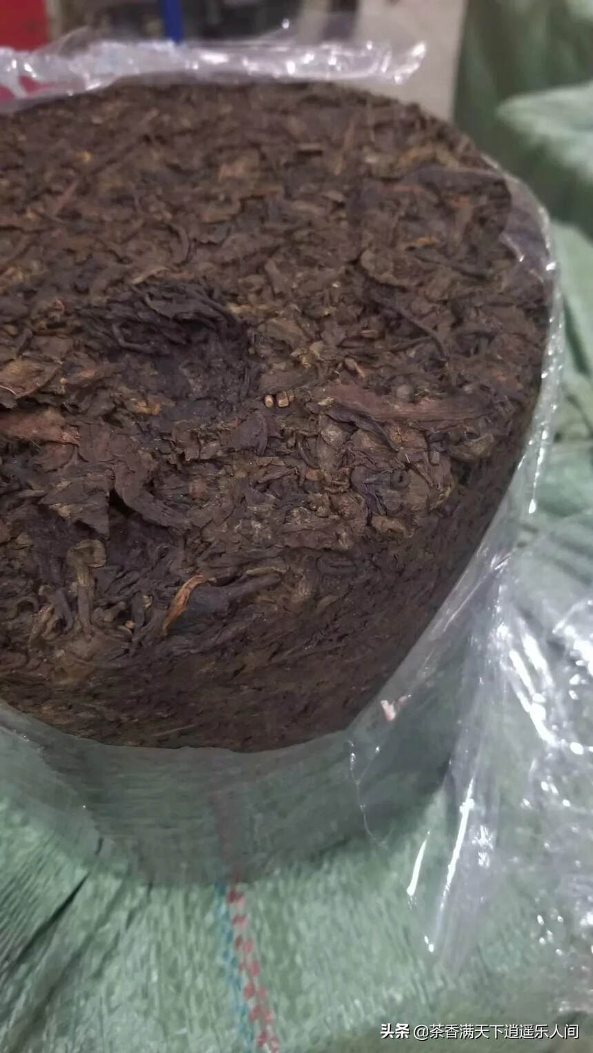 97年南糯山龙柱熟茶3000克，药香甘甜～汤色红浓透