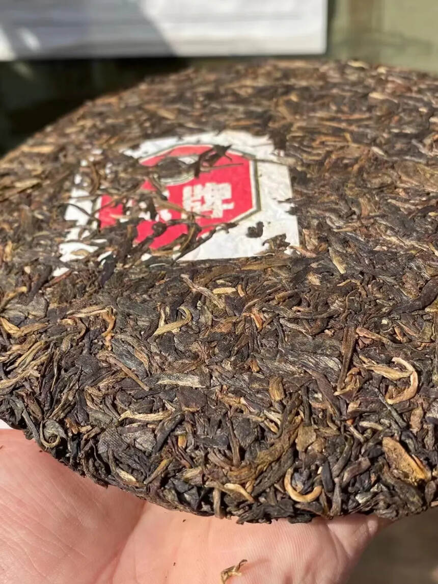 98年凤庆茶厂凤牌生茶
 香气饱满，烟香，醇厚