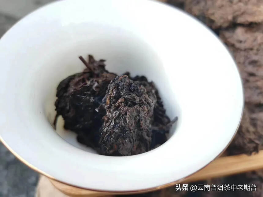 #什么是普洱茶的“老茶头”# 
普洱茶茶头属普洱茶熟