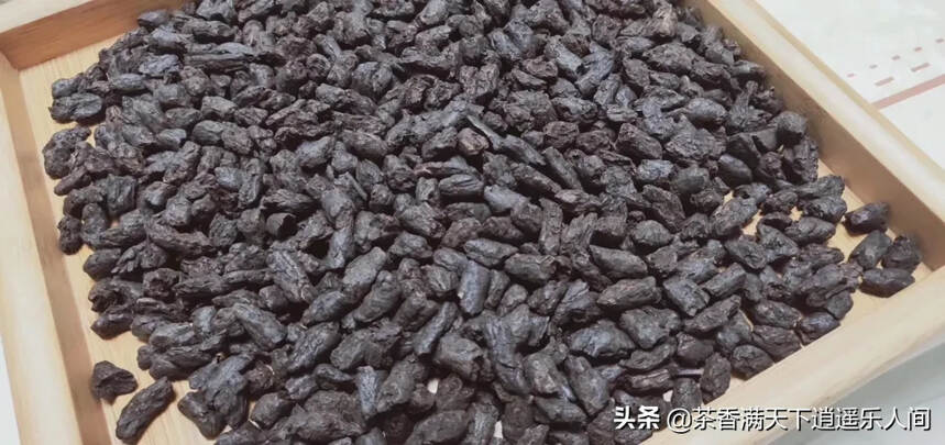 碎银子是一种高品质的普洱茶古树熟茶，是传统工艺和现代