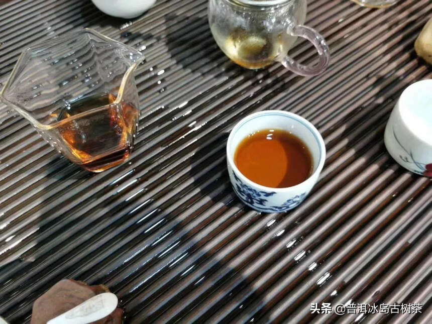 2005年云南勐鑫茶號熟饼 纯干仓储 价格美丽 有2