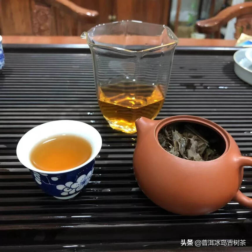 #茶# 2002年海翔马头班章，李爱君订制
烟香浓醇