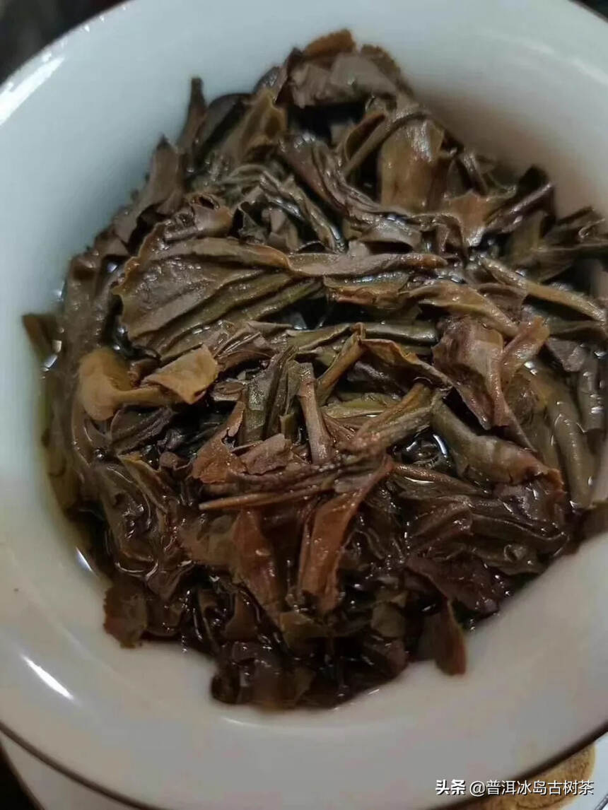 06年澜沧古茶007青饼
花果香浓郁，茶气纯正，香气