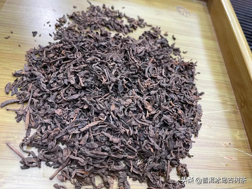 98年老散茶1000克吉辛散茶
选用勐海地区的原料，