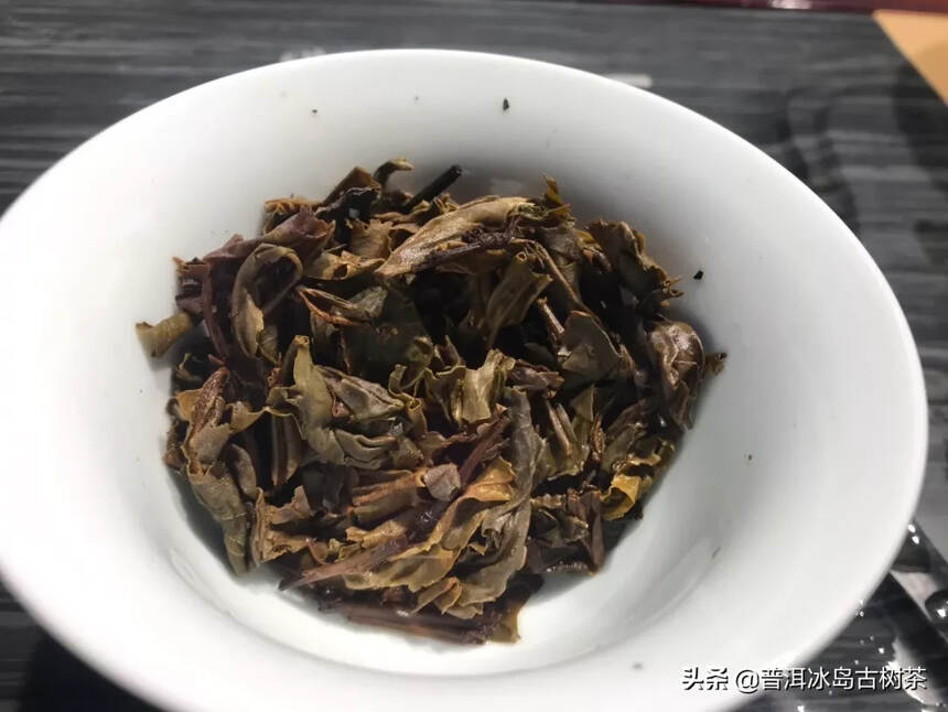 05年中茶绿印生茶，一把抓经典包发！