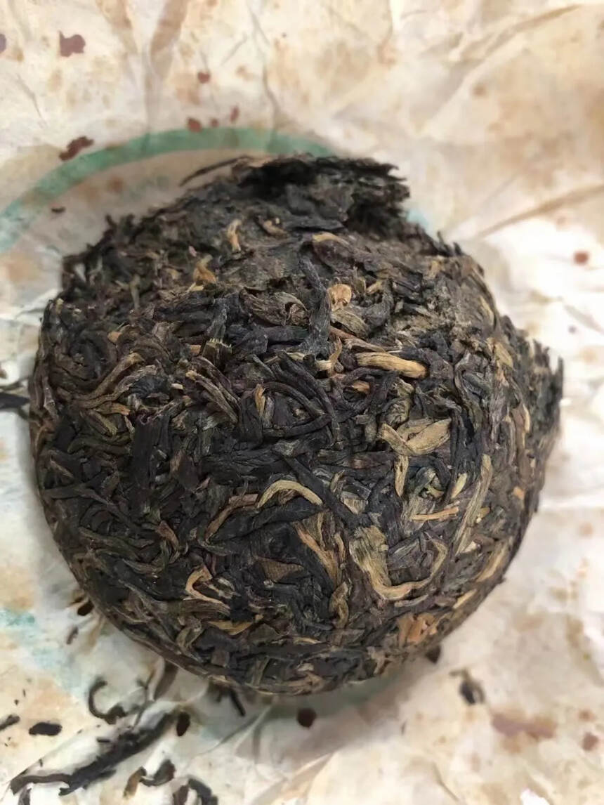 03年易武银毫沱茶

干仓高香，蜜香蜜韵，茶气足回甘