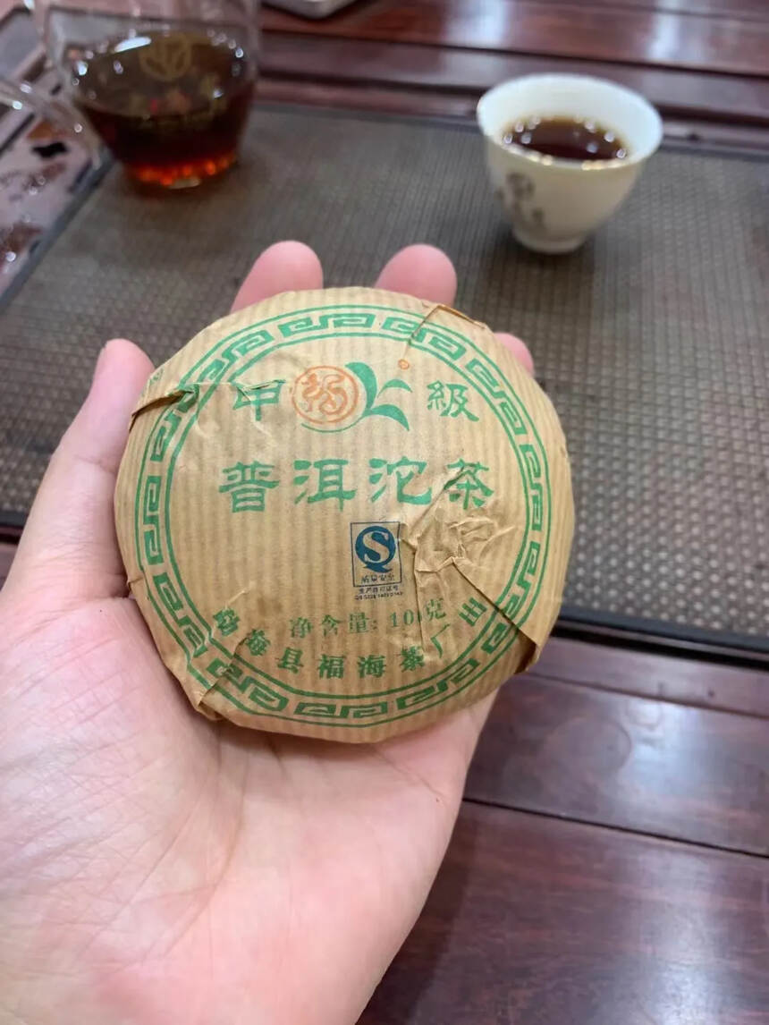 2010年福海茶厂甲级沱茶100克，清仓特惠价，