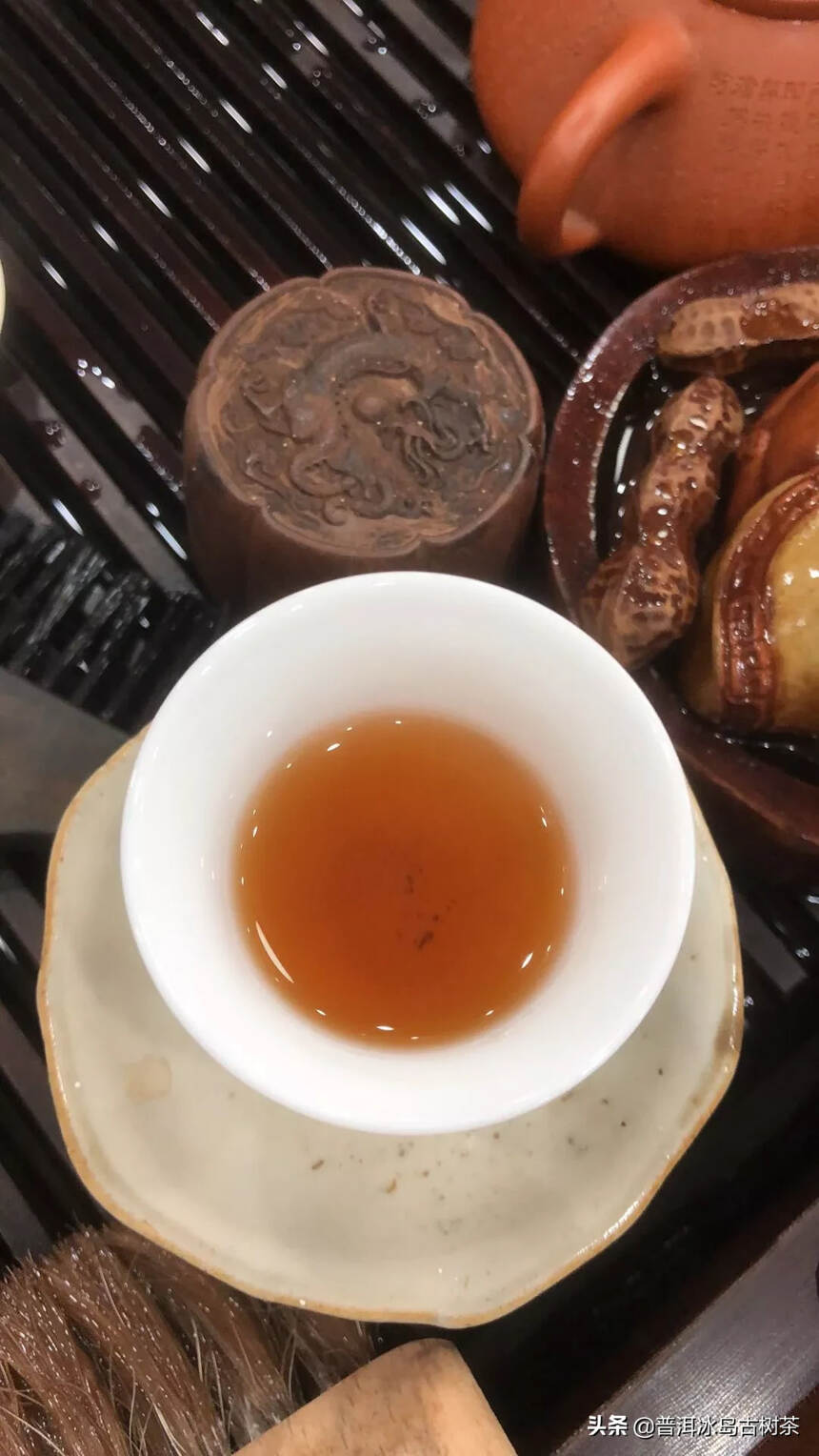 01年南糯山乔木老生茶，香甜耐泡。只有5提。纯料好茶