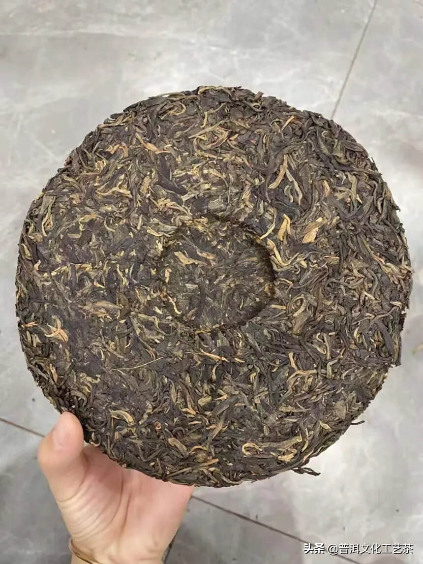 2003年兴海茶厂高级品 班章，这款茶选料为纯正的班