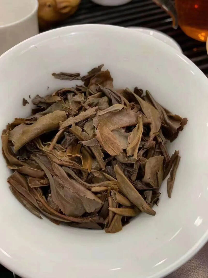 ??

茶如其名，确为极品[好的]纯正布朗山春茶，松