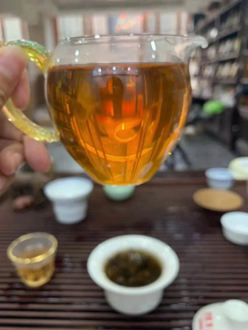 2008年 临沧茶厂 临毫沱茶，100克/个，
沱型