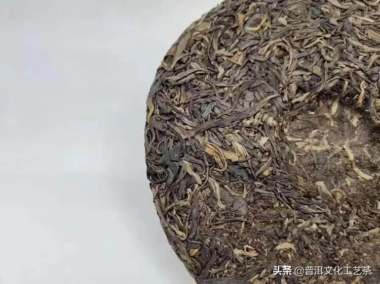 陈升号08年南糯山精品357克一片
?????选用南