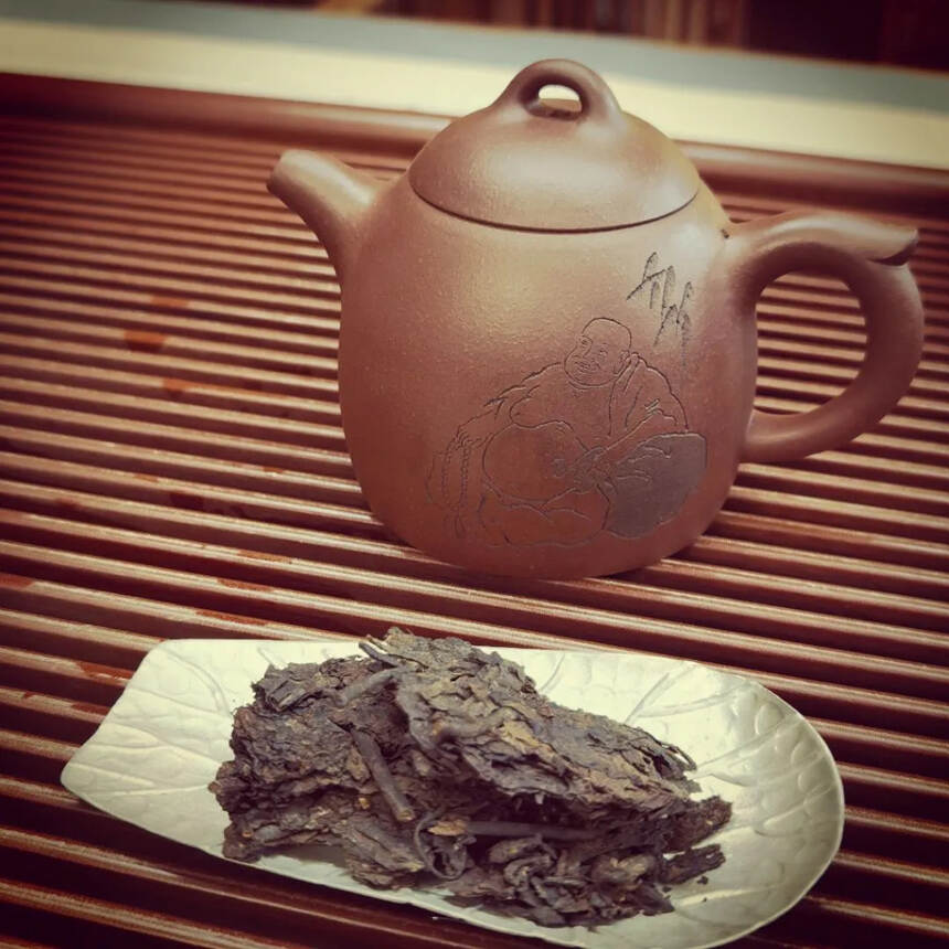 【口感很好的一款老熟茶】
1998年中茶（云南省茶叶