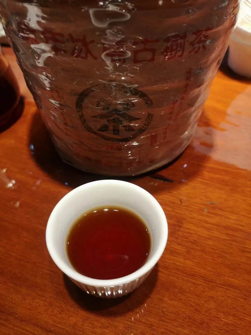 一九九二远年冰岛古树茶，400克一筐， 一件36筐，