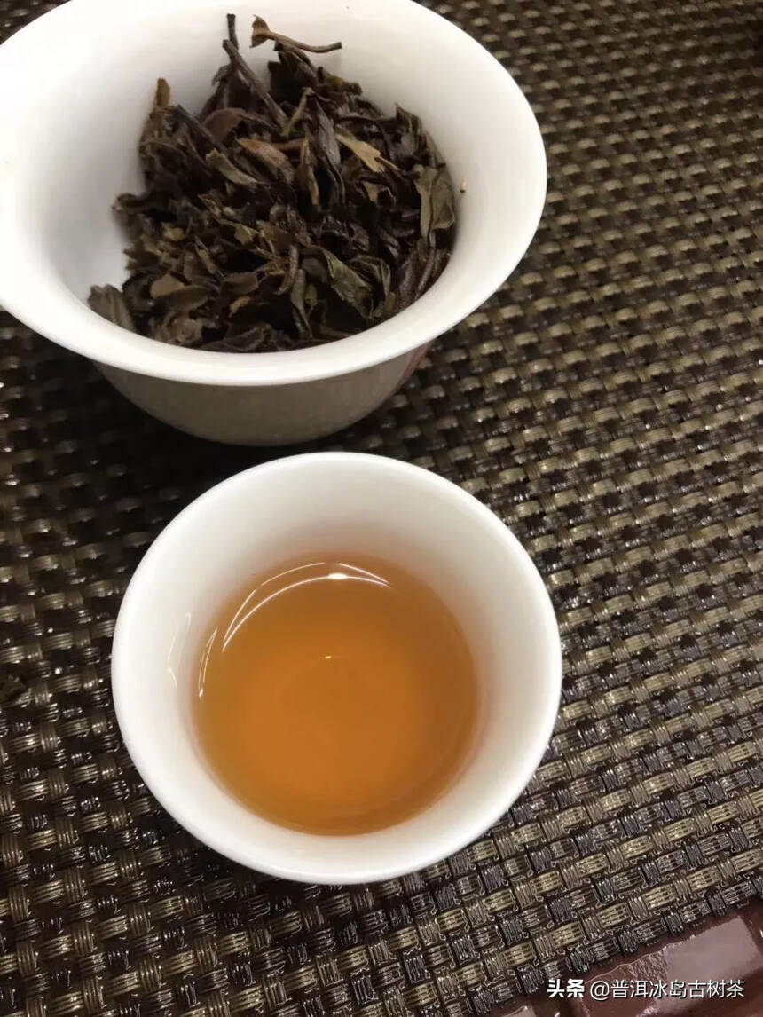 02年可以兴生茶砖茶，一片380克，一包4片 ！一箱