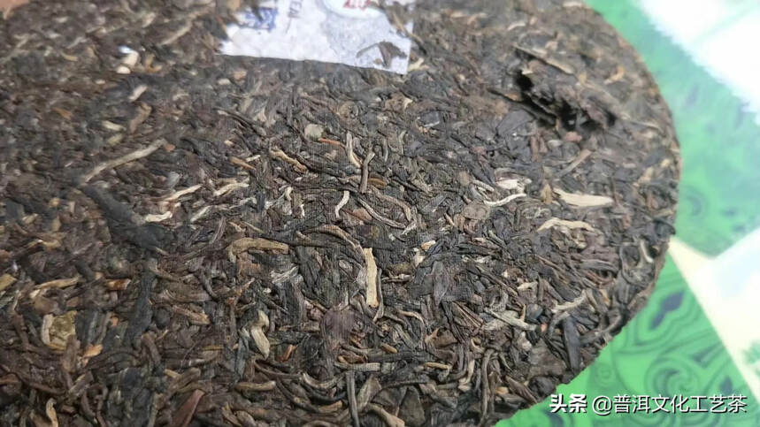 2019年大益普知味
3年陈老料压制，现泡现喝，现拍