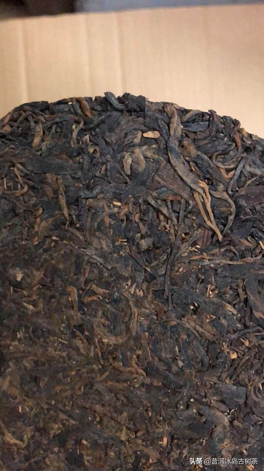 80年代老易武茶饼生茶中茶，极稀有的一款纯易武料，甘