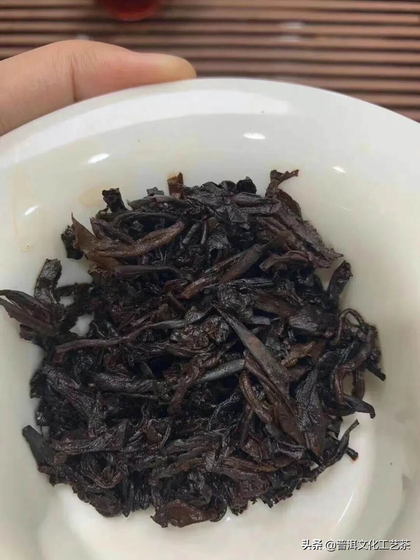 2010年布朗山红丝带金瓜贡茶，熟茶，纯干仓，500