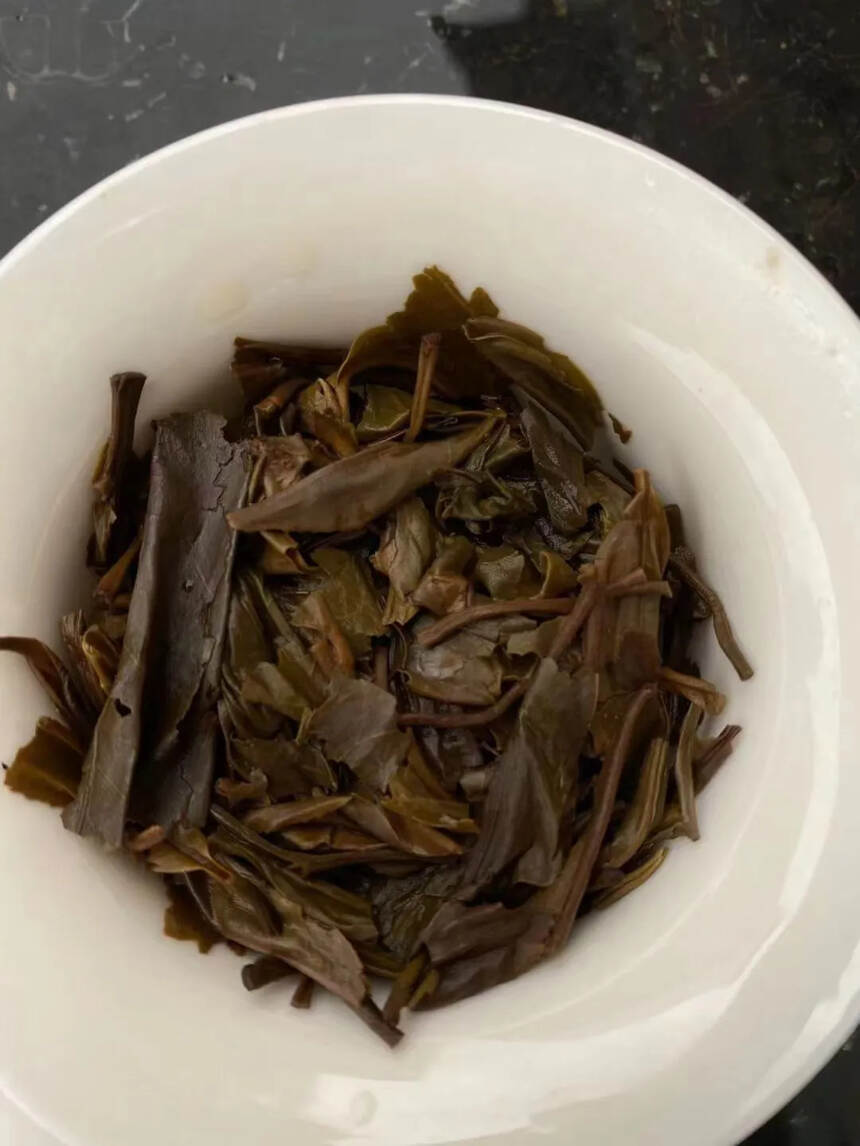 2006年天茗茶厂易武刮风寨绿票珍藏青饼，产品规格：