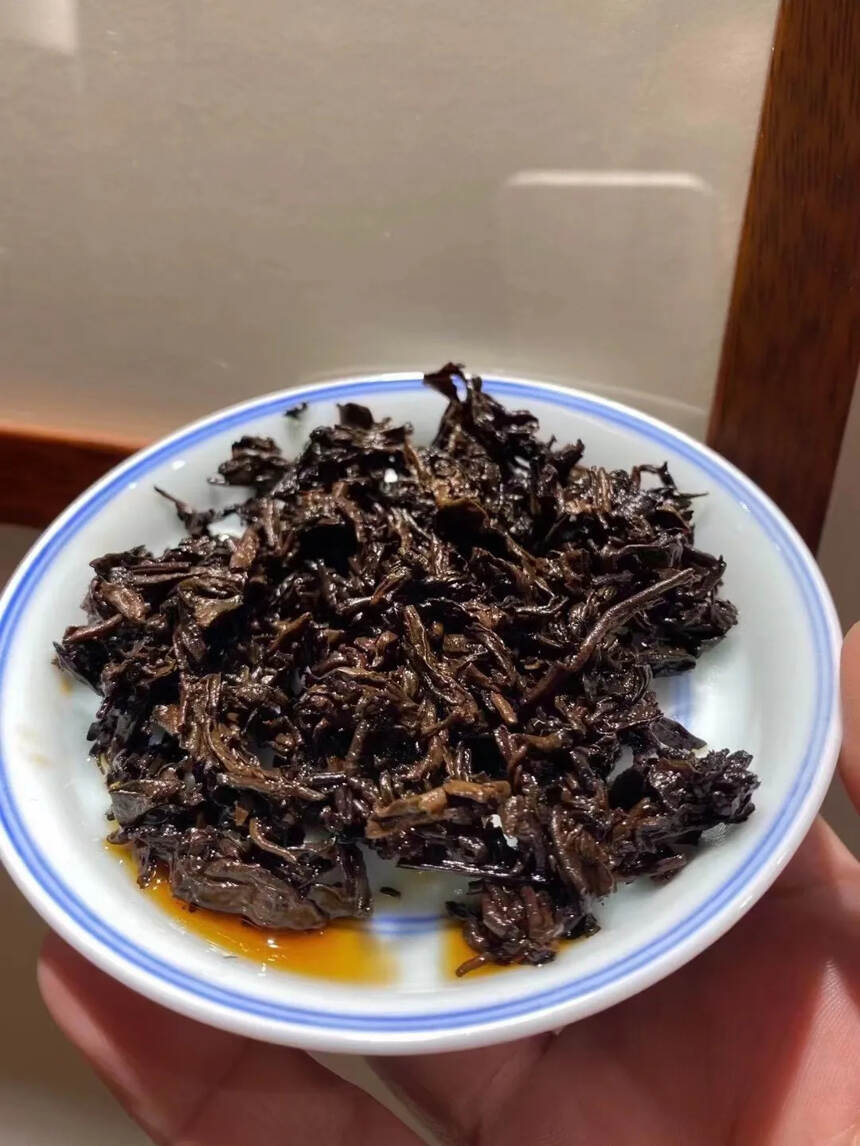 1997年花园茶厂7562熟饼
干仓储存，饼型紧实，