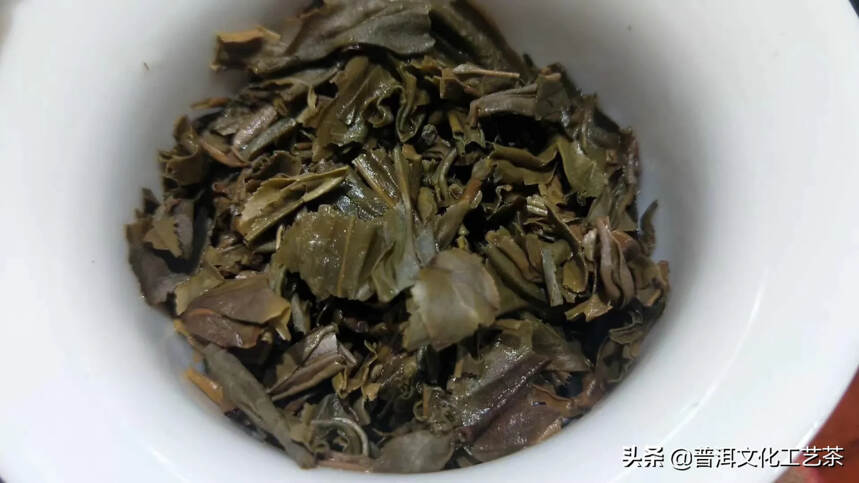 2019年大益普知味
3年陈老料压制，现泡现喝，现拍