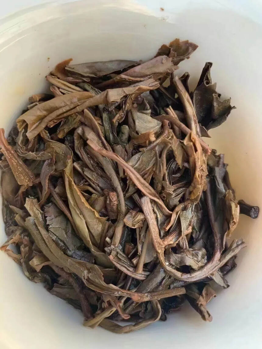 2013年瑞聘号稀有紫芽茶，357克/片，
清明春茶