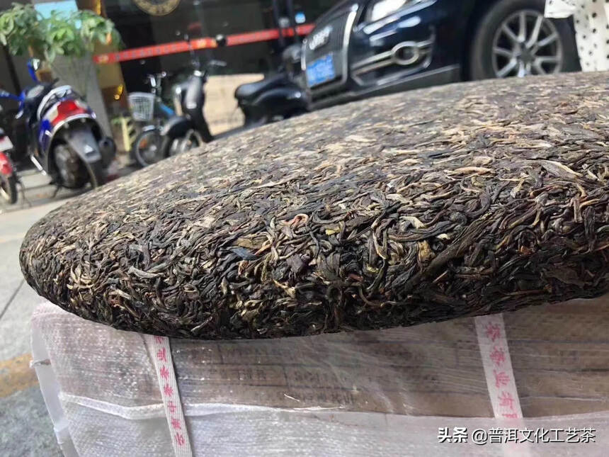 【重量级老茶—凤临茶厂20kg大饼，里外一口料，包心