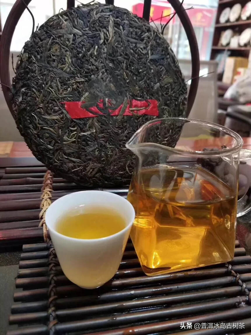 2013年老曼峨古树纯料茶，苦烈味淡去不少，留下的是