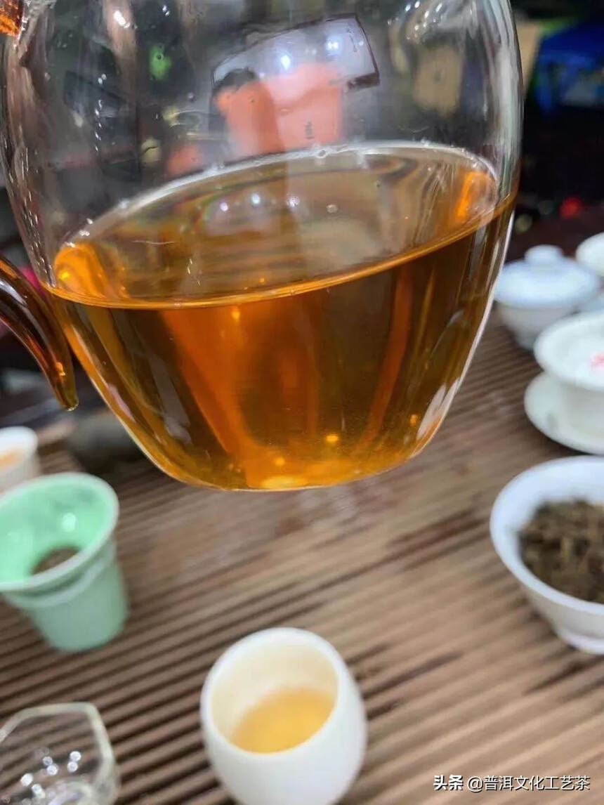 2007年兴海茶厂布朗大树——香港回归十周年纪念饼茶