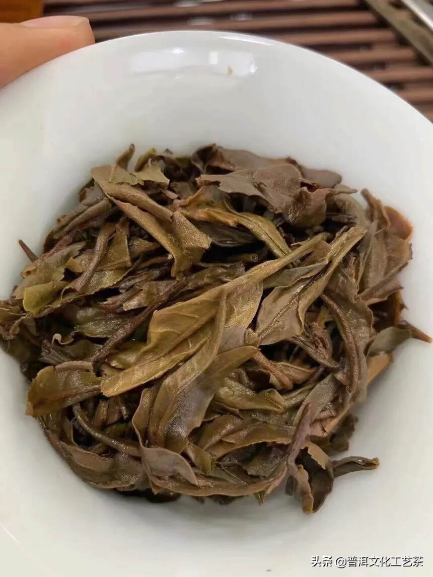 2006年南峤茶厂 孔雀，班章乔木古茶，357克/片