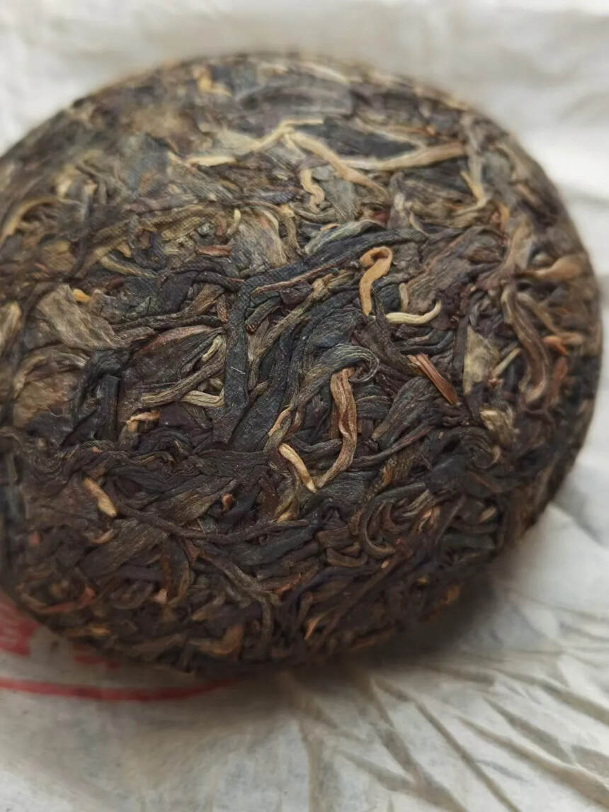 2002年易武斗茶大会茶王沱，张毅监制，一沱250克