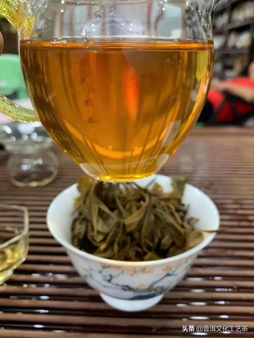 2006年象明茶厂攸乐山古树茶，这款茶一直以来都是象