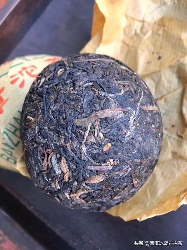 2002年 班章沱茶
规格:100g/沱  一条5沱