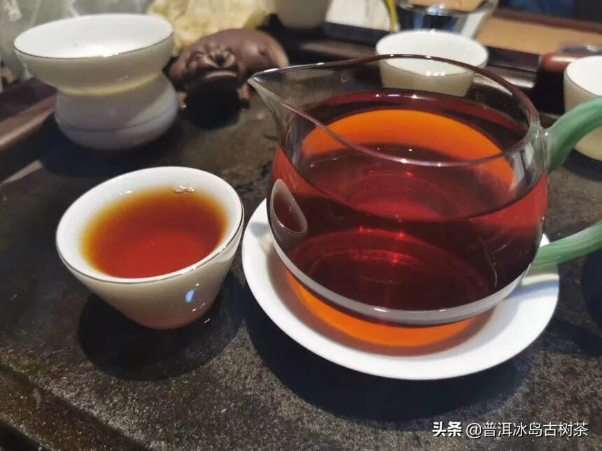 90年代中茶枣香药香砖熟茶250克，很陈很甜的老茶。