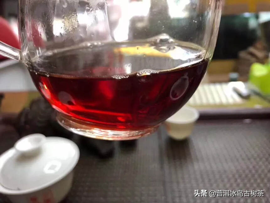 94年土林凤凰沱100克老熟茶！早起油光格纹纸材质的