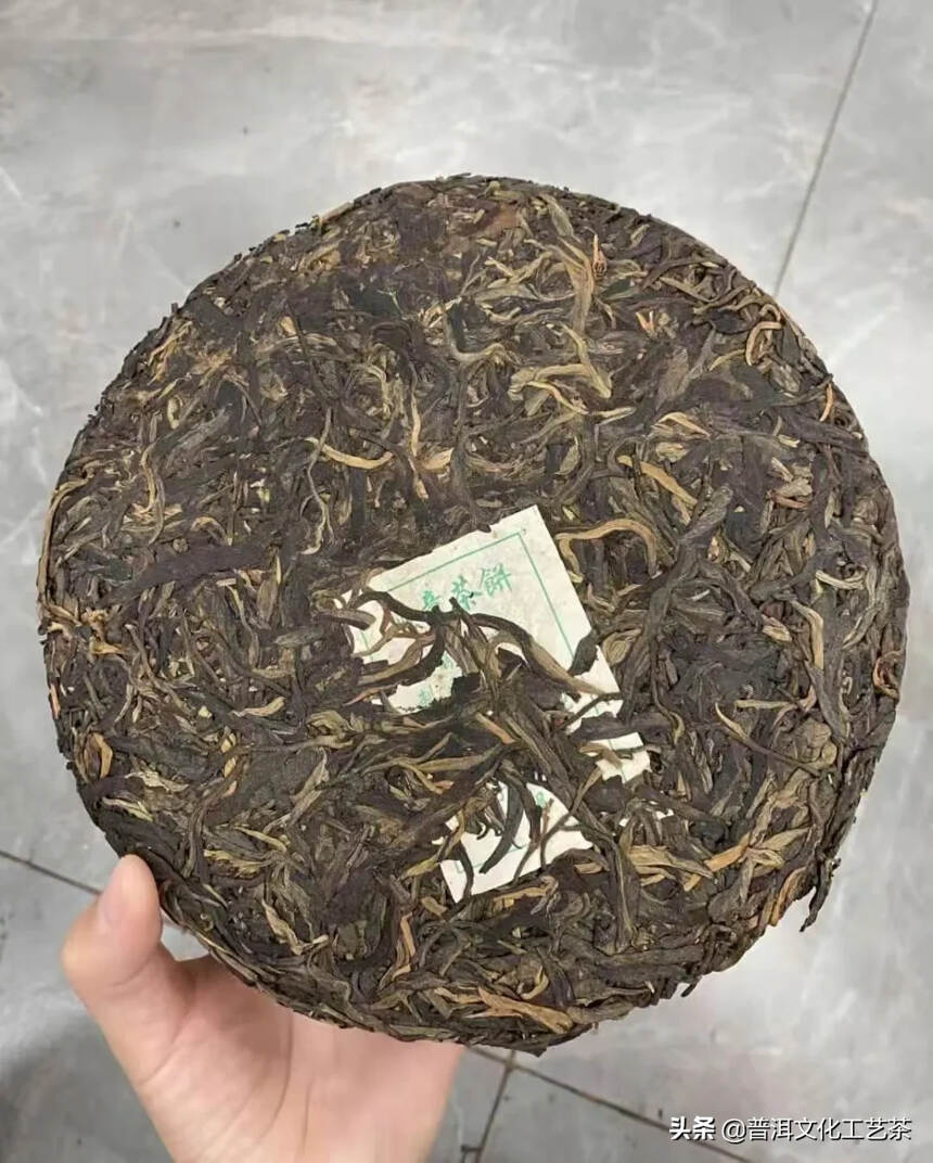 2003年兴海茶厂高级品 班章，这款茶选料为纯正的班