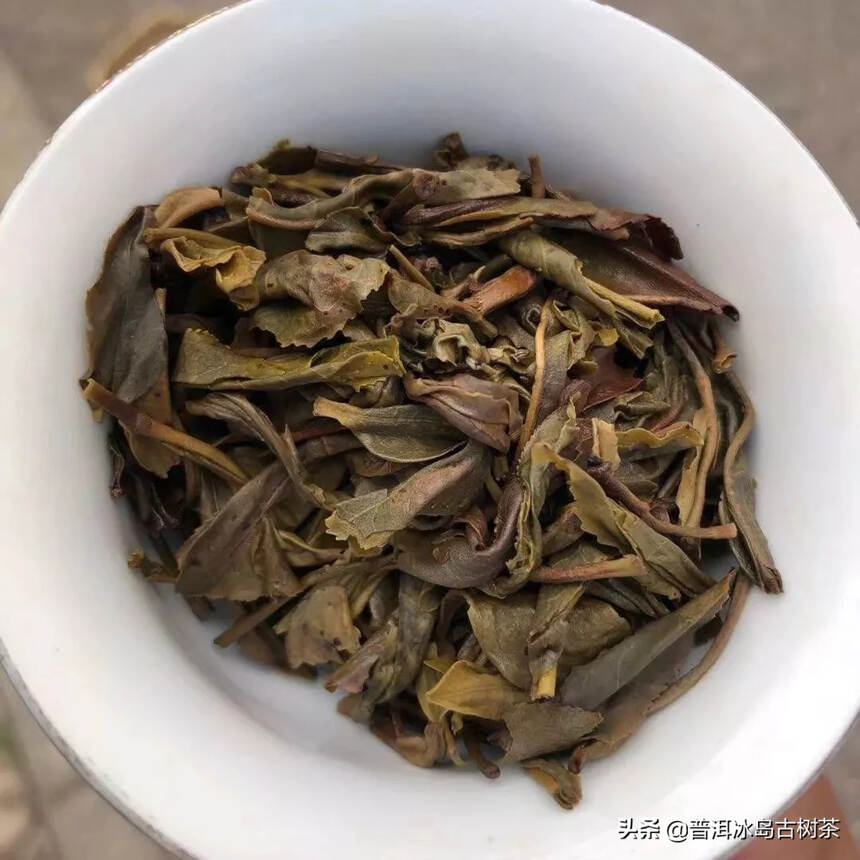 每天都在等着爱茶的好友，分享美好的东西，最后两筐生茶