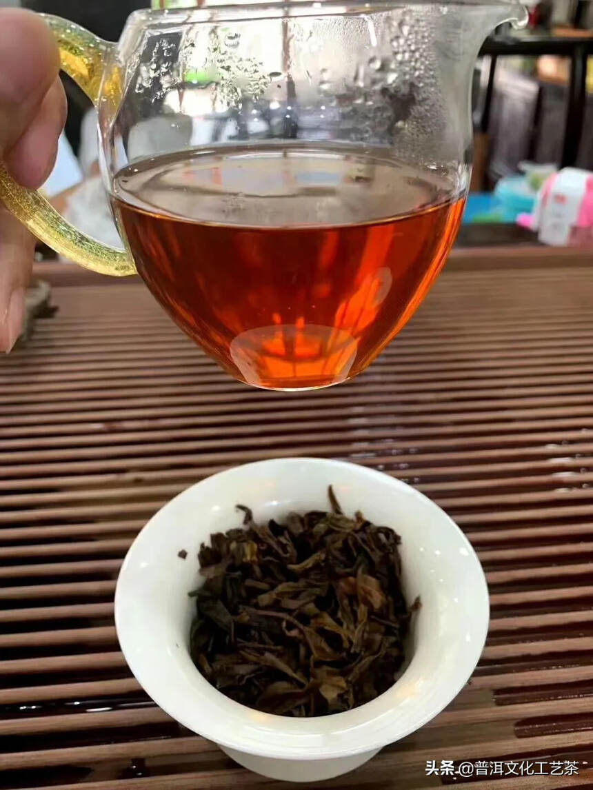 2005年永明布朗生态古树茶，357克/片，7片/提