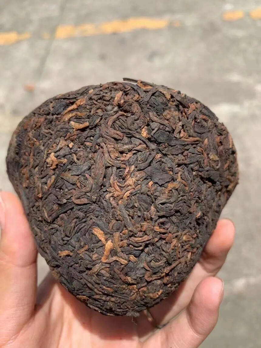 【港商定制款，2000年纯干仓熟茶蘑菇沱，250克/