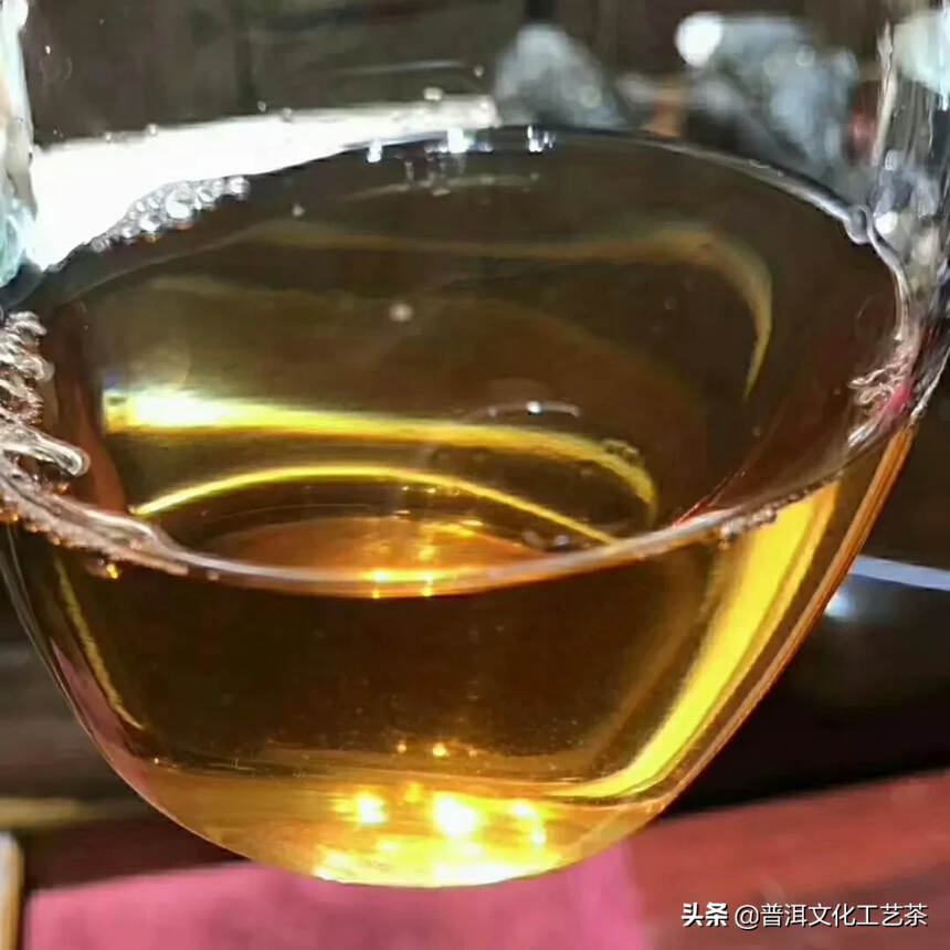 中茶黄金印8831
 2007年中茶公司出产的高端产