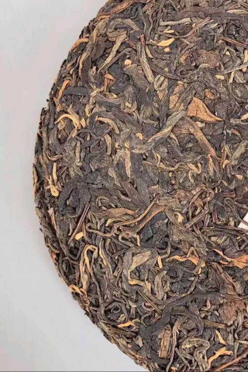 ??凤庆香竹箐茶厂出品，03年锦绣春大叶古乔木茶，口