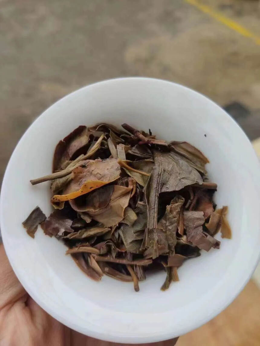 ??2003年六星班章有机茶王，春明茶厂出品，精选班